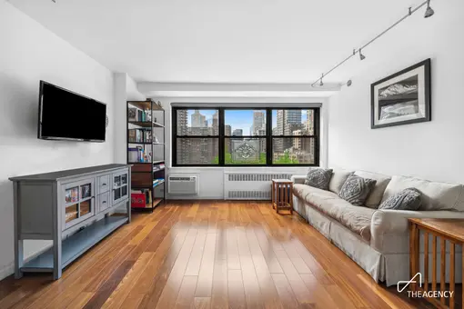 Lincoln Towers, 205 West End Avenue, #8K