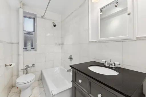 227 East 57th Street, #7D