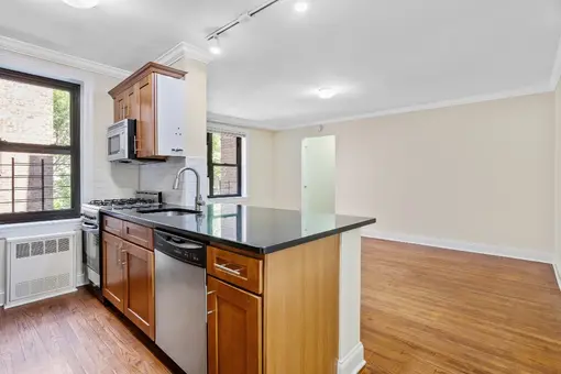 Fort Tryon Gardens, 4489 Broadway, #6A