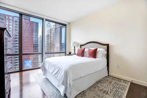 Chelsea Stratus, 101 West 24th Street, #23A