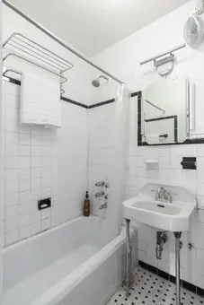 278 West 86th Street, #4B