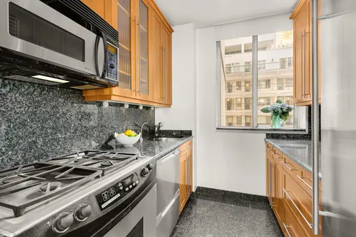 Asten House, 515 East 79th Street, #6A