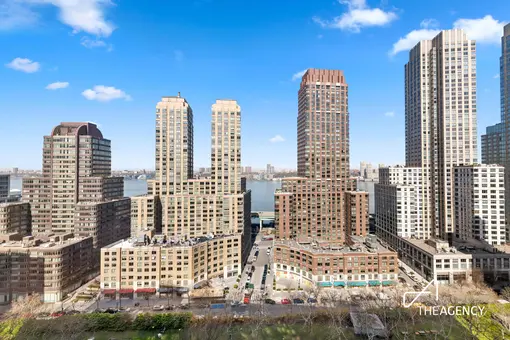 Lincoln Towers, 185 West End Avenue, #21N