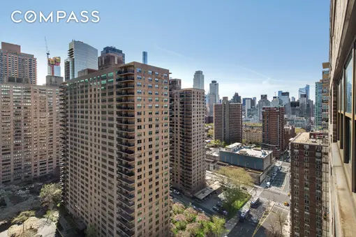 Lincoln Towers, 165 West End Avenue, #25E