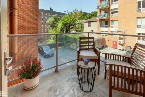 The Latitude Condominium, 3585 Greystone Avenue, #3DE