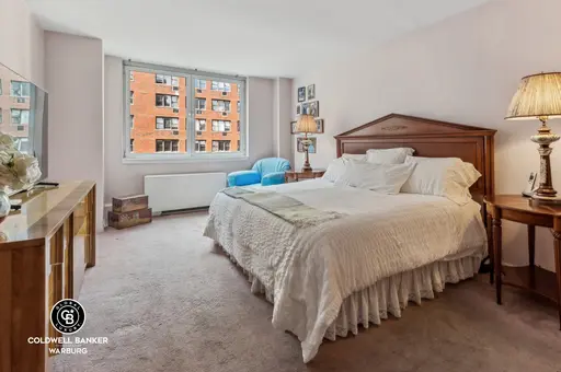 York Towers, 501 East 79th Street, #7E