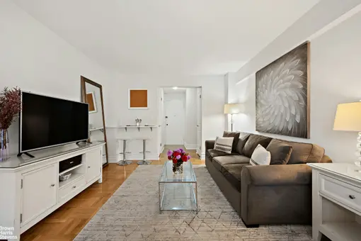 The Eastbrook, 333 East 75th Street, #6D