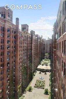 London Terrace Towers, 465 West 23rd Street, #14A