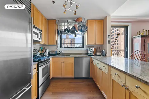 Manhattan Tower Condo, 203 West 90th Street, #7G