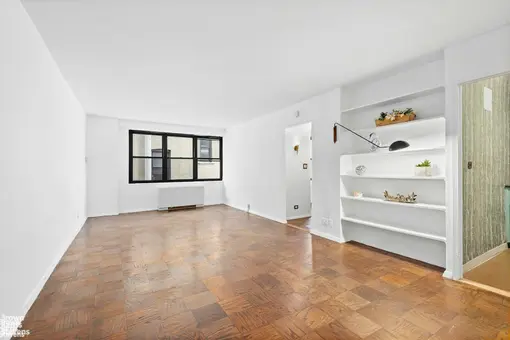 Spruce Ridge House, 245 East 25th Street, #6H