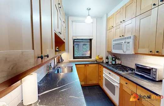 212 East 48th Street, #3D