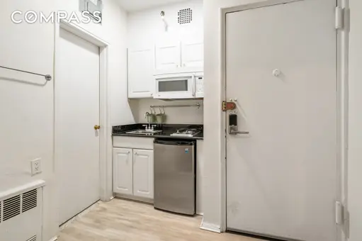 240 East 33rd Street, #2R