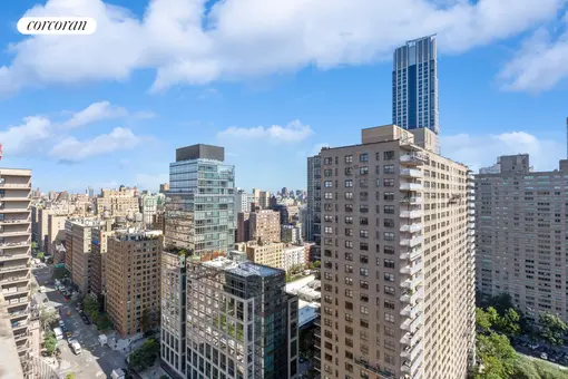 Lincoln Towers, 185 West End Avenue, #28J