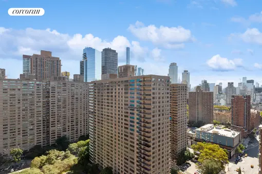 Lincoln Towers, 185 West End Avenue, #28J