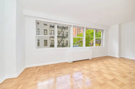 Warren House, 155 East 34th Street, #6u