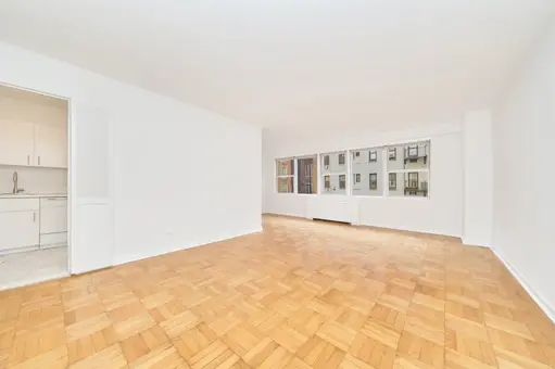 Warren House, 155 East 34th Street, #6u