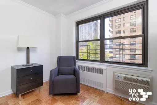 Lincoln Towers, 205 West End Avenue, #6M