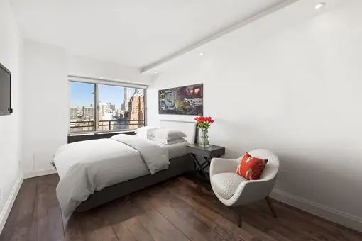 Plaza Tower, 118 East 60th Street, #21BC