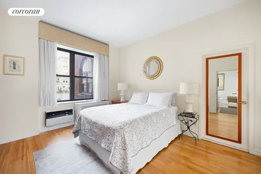 7 Gramercy Park West, #7A