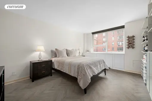 York Towers, 501 East 79th Street, #8C