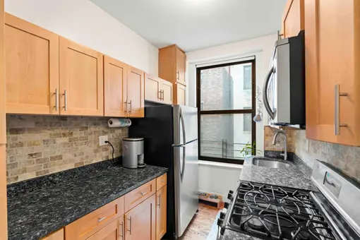 203 West 98th Street, #4CD