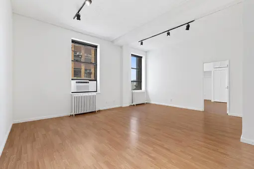 395 Broadway, #14B