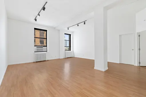 395 Broadway, #14B