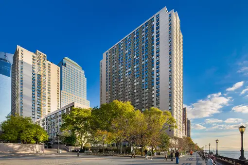 Gateway Plaza Battery Park City, 345-395 South End Avenue, #4B