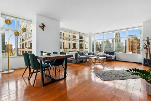 3 Lincoln Center, 160 West 66th Street, #27G