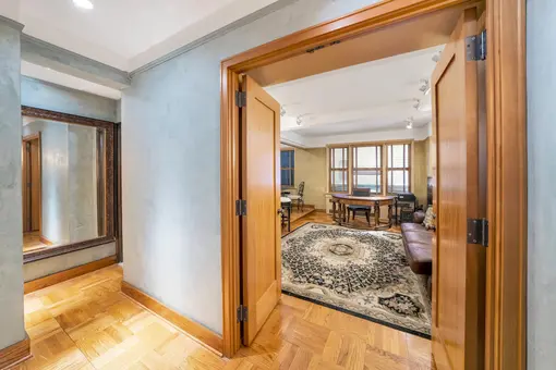 Lindley House, 123 East 37th Street, #1B