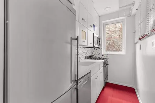 Robin Court, 29 West 65th Street, #2F