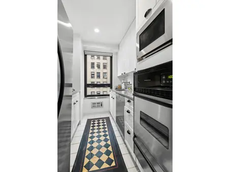 St. James Tower, 415 East 54th Street, #7C