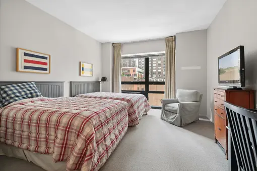 St. James Tower, 415 East 54th Street, #7C