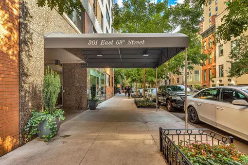 The Mayfair, 301 East 69th Street, #17A