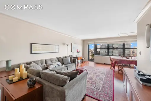 Lincoln Towers, 180 West End Avenue, #25M