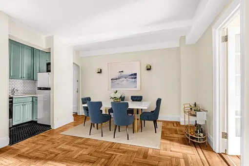 The Parkway, 49 West 72nd Street, #6E