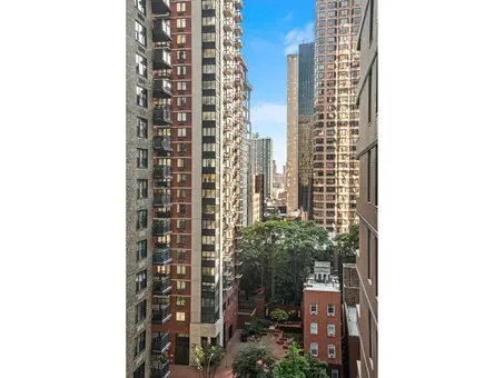 The Vanderbilt, 235 East 40th Street, #11H