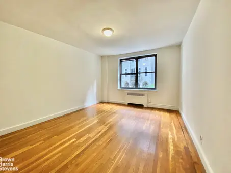 Ruradan, 8 East 48th Street, #3E