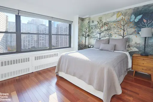 Lincoln Towers, 185 West End Avenue, #19J