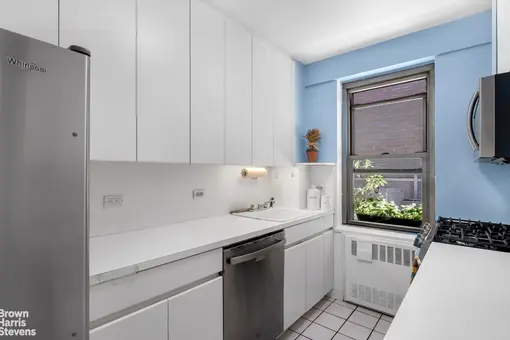 Sutton Gardens, 420 East 55th Street, #11M