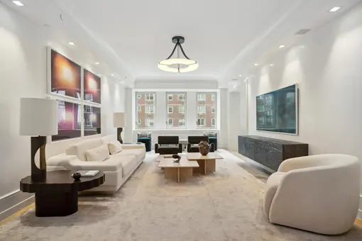 Beckford Tower, 301 East 80th Street, #6B