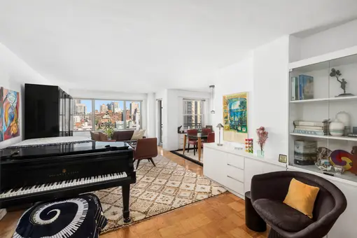 420 East 72nd Street, #14K