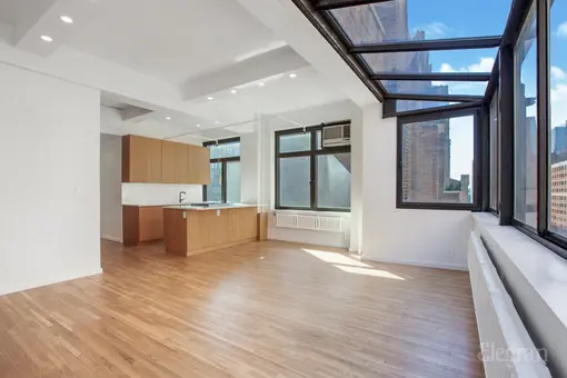 The Hartford, 348 West 36th Street, #8N