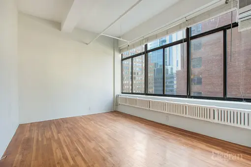 The Hartford, 348 West 36th Street, #8N