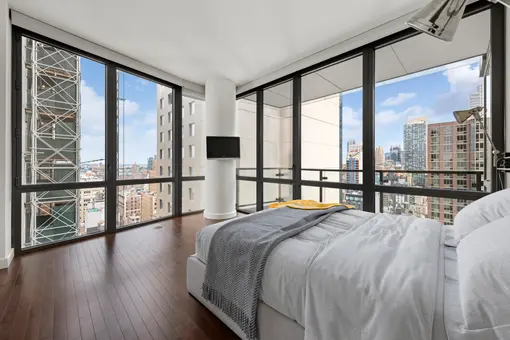 Chelsea Stratus, 101 West 24th Street, #29A