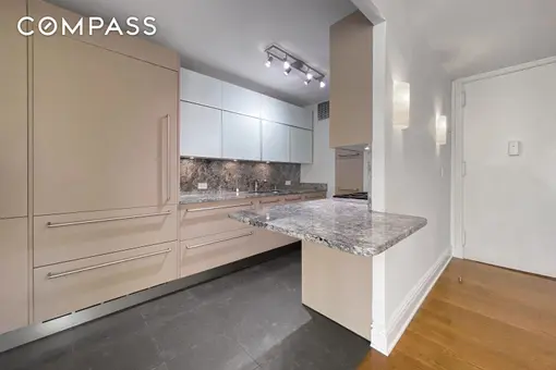 Kips Bay Towers, 330 East 33rd Street, #5M