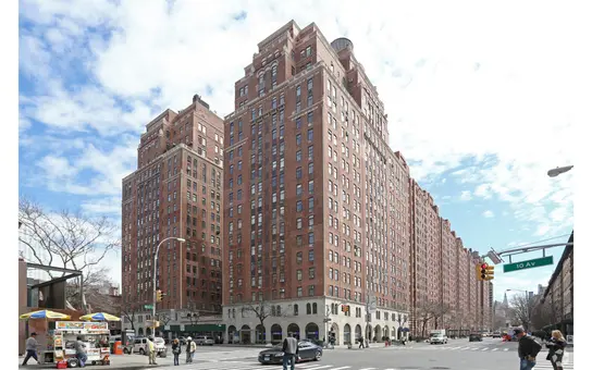 London Terrace Towers, 465 West 23rd Street, #2A