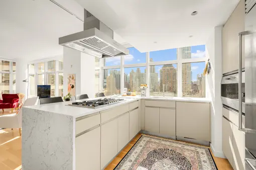 3 Lincoln Center, 160 West 66th Street, #23G