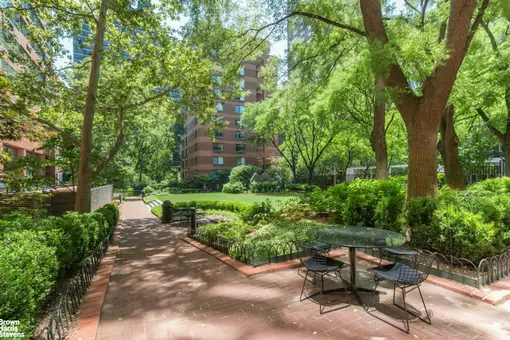 Carnegie Park Condominium, 200 East 94th Street, #219