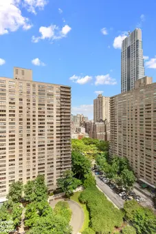 Lincoln Towers, 150 West End Avenue, #21H